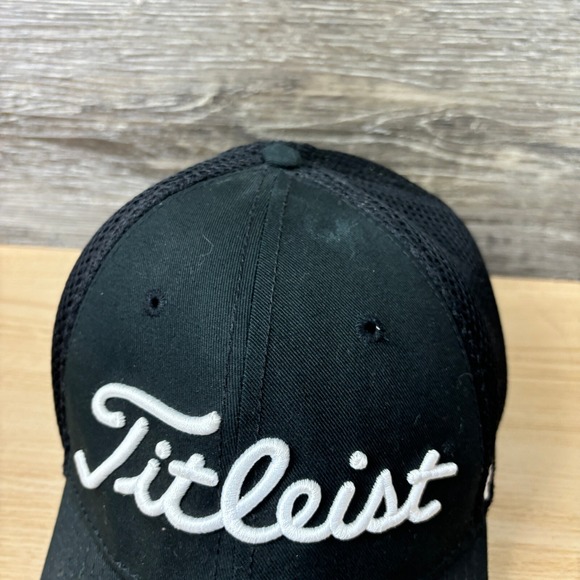 Titleist Hat Cap Fitted L/XL Black Pro V1 Tour Patch Golf Golfing Performance - Picture 3 of 11